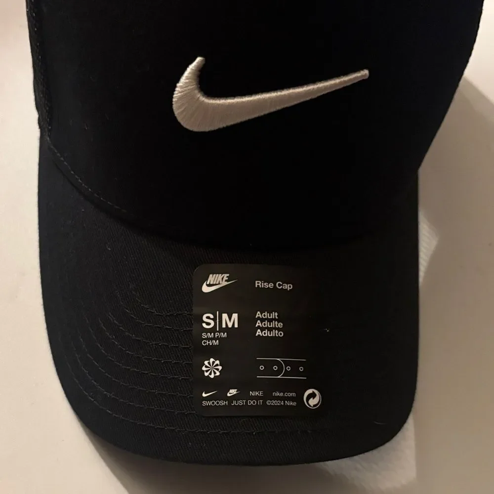 NWT Unisex Nike Rise Trucker Cap in very Black size S/M